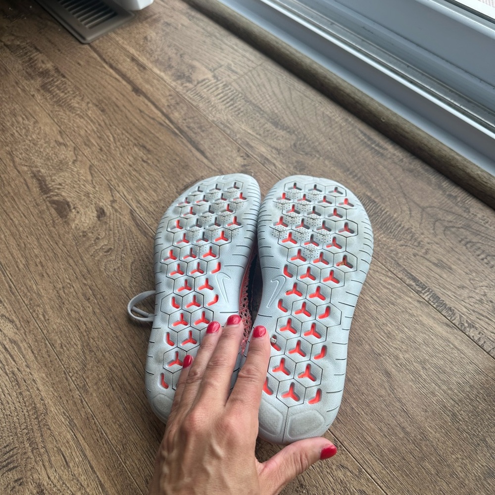 Nike Women's Coral and Gray Athletic Shoes - Picture 6 of 6